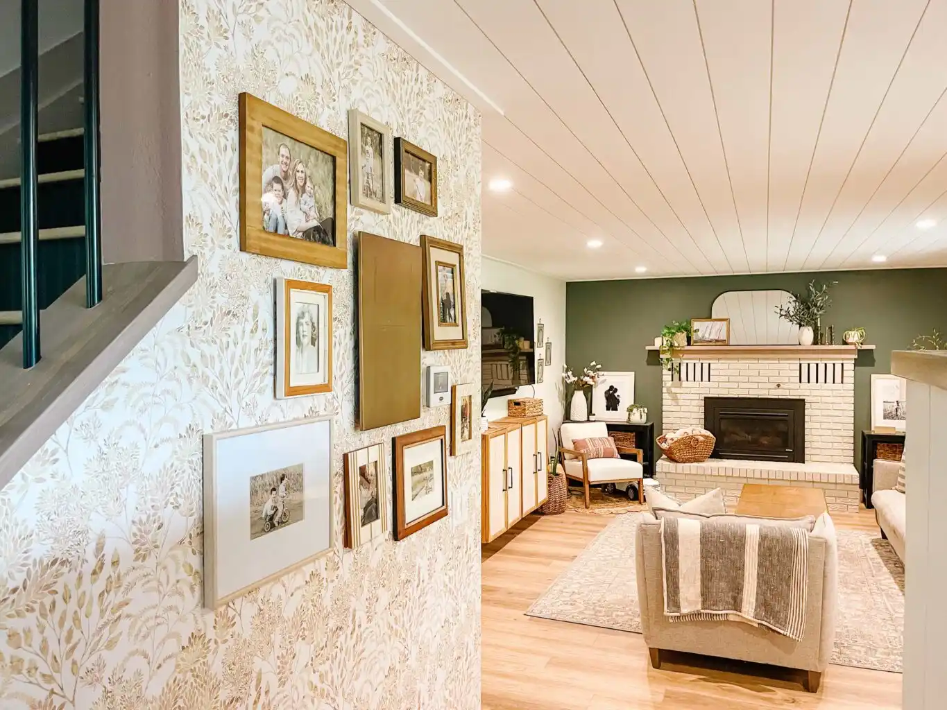 Beautiful residential wallpaper installation in a Buffalo NY home